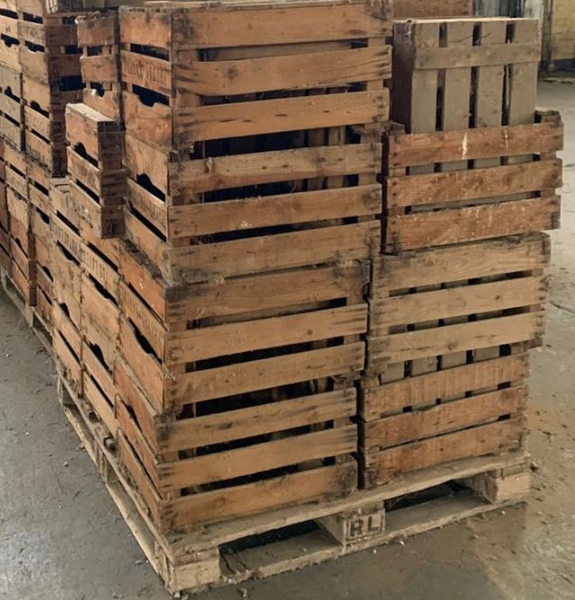 Cajas de madera maciza antiguas 