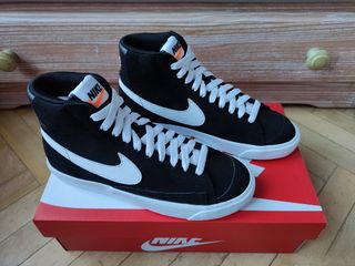 NUEVAS Nike Blazer Mid \\'77 Unisex talla 38 de segunda mano por 75 EUR en  Madrid en WALLAPOP