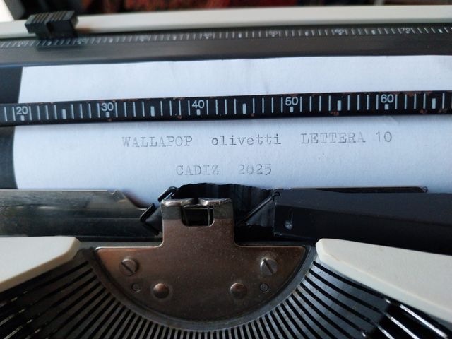 Maquina de escribir portátil OLIVETTI Lectera 10