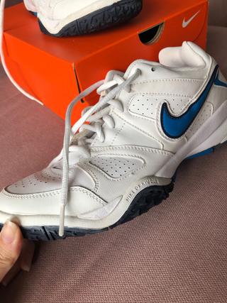 Playeras tenis NIKE de segunda mano por 29 EUR en Santander en WALLAPOP