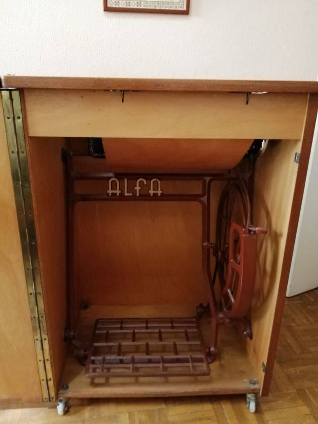 Máquina de Coser ALFA