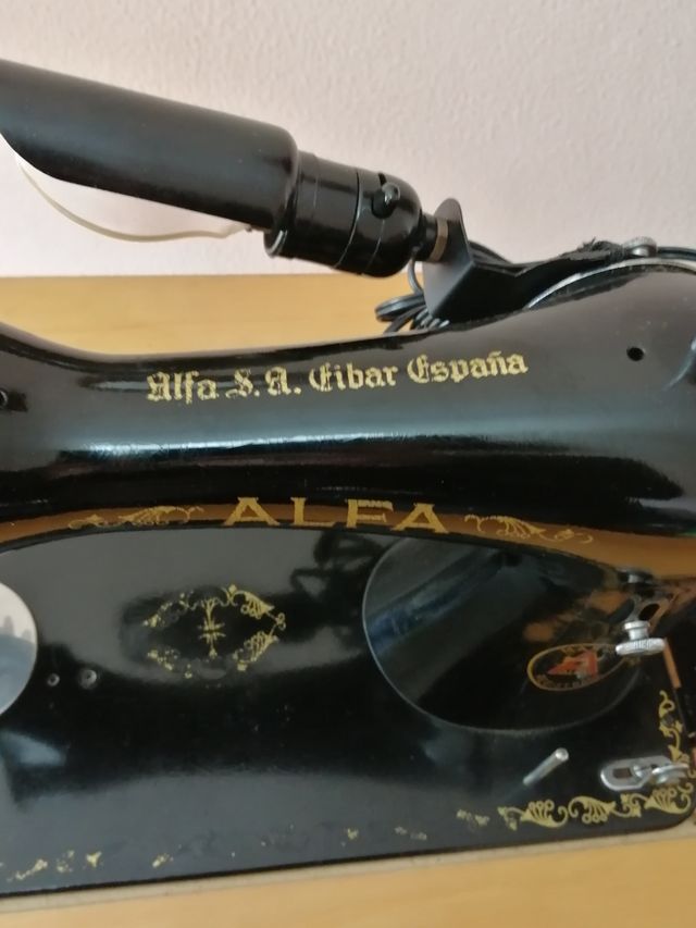 Máquina de Coser ALFA