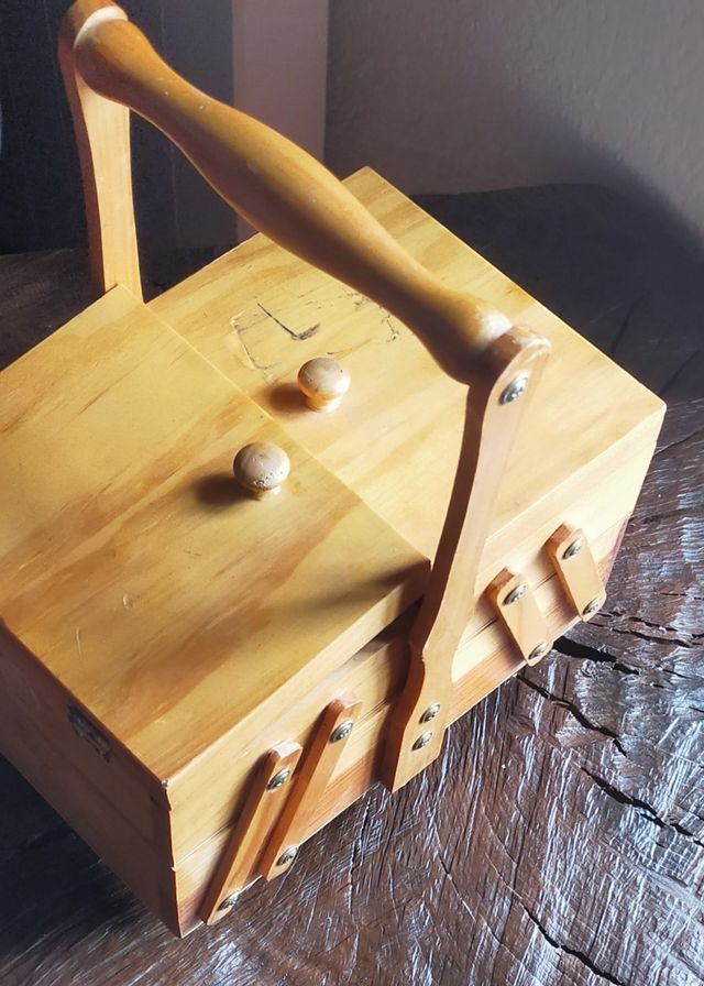 maletí fusta cusidor