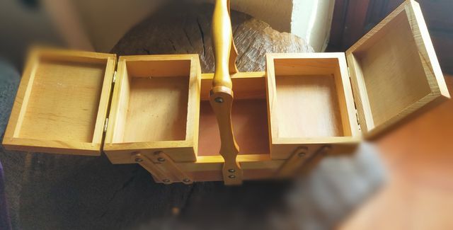 maletí fusta cusidor