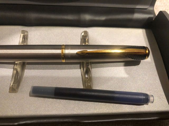 Se vende pluma Parker