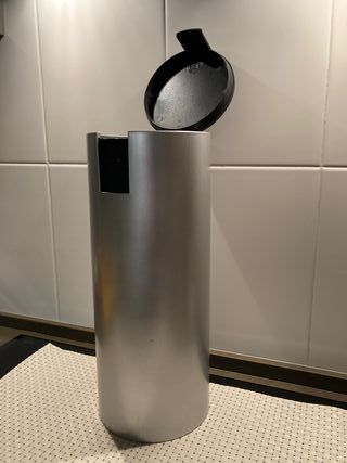 CONTENEDOR RECICLAJE CÁPSULAS NESPRESSO de segunda mano por 10 EUR en Santa  Eugènia en WALLAPOP