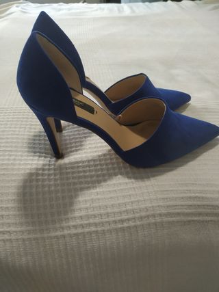 Zapatos Zara Azul Eléctrico de segunda mano por 5 EUR en Alcobendas en  WALLAPOP
