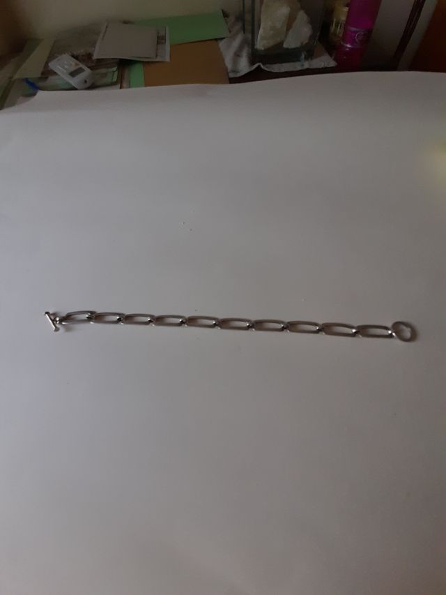 pulsera de plata.