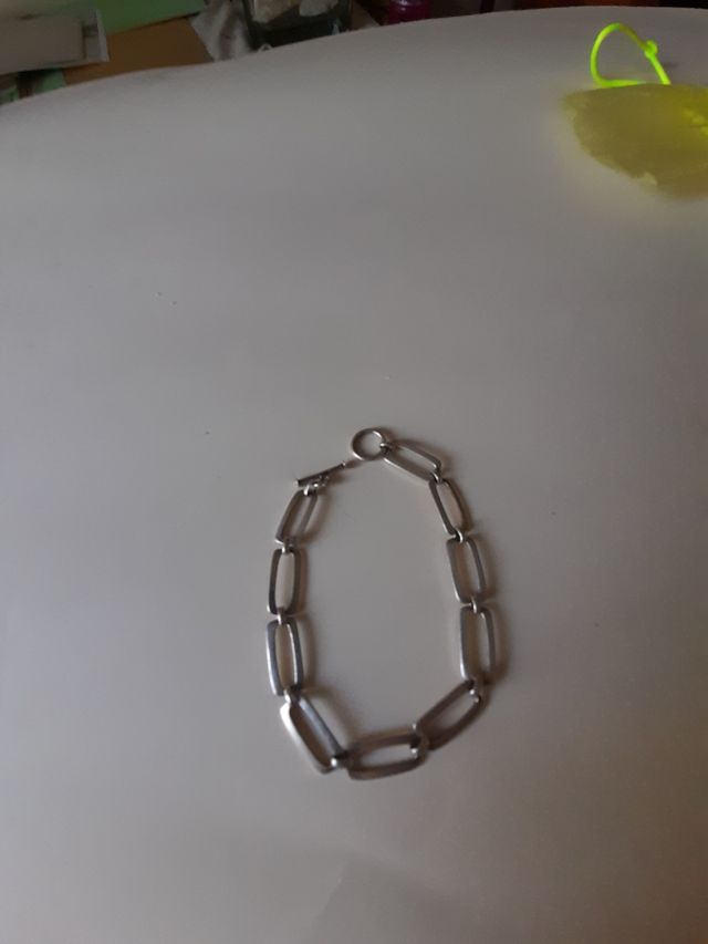 pulsera de plata.