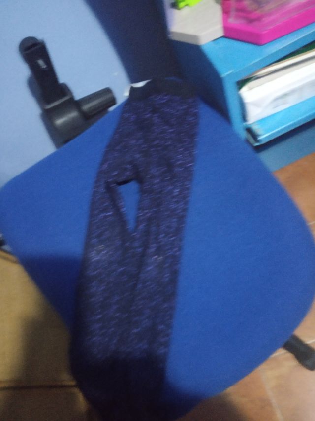 pantis de azul marino con porpurina.