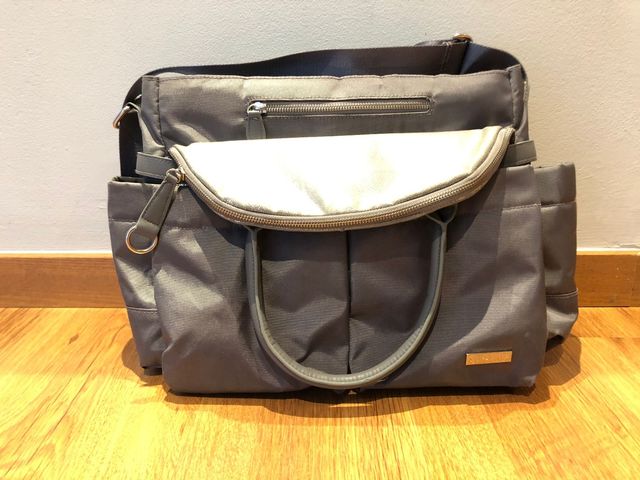 Bolso con cambiador acolchado Skip Hop Chelsea Dow
