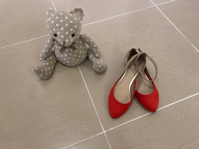 Manoletinas color coral y beis