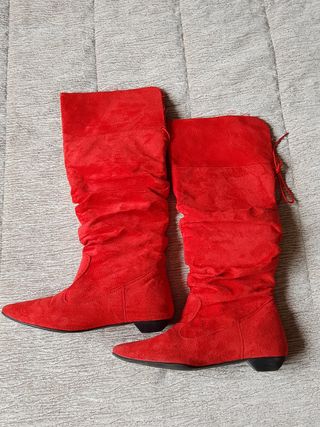 Botas Rojas Tacón Bajo de segunda mano por 7 EUR en Gardelegi en WALLAPOP