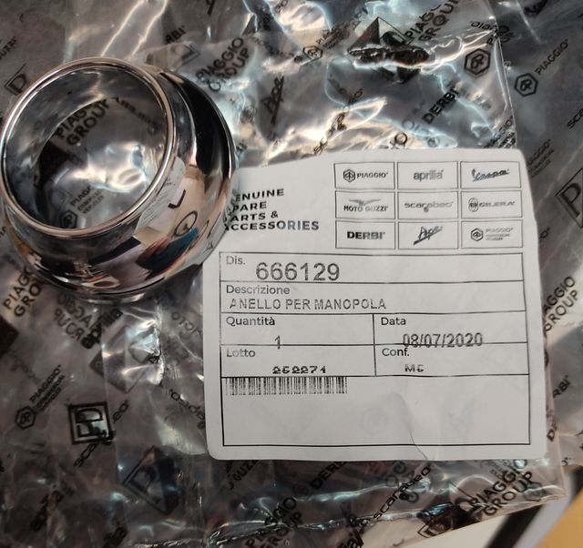 Manopole originali Piaggio New Liberty 125cc.