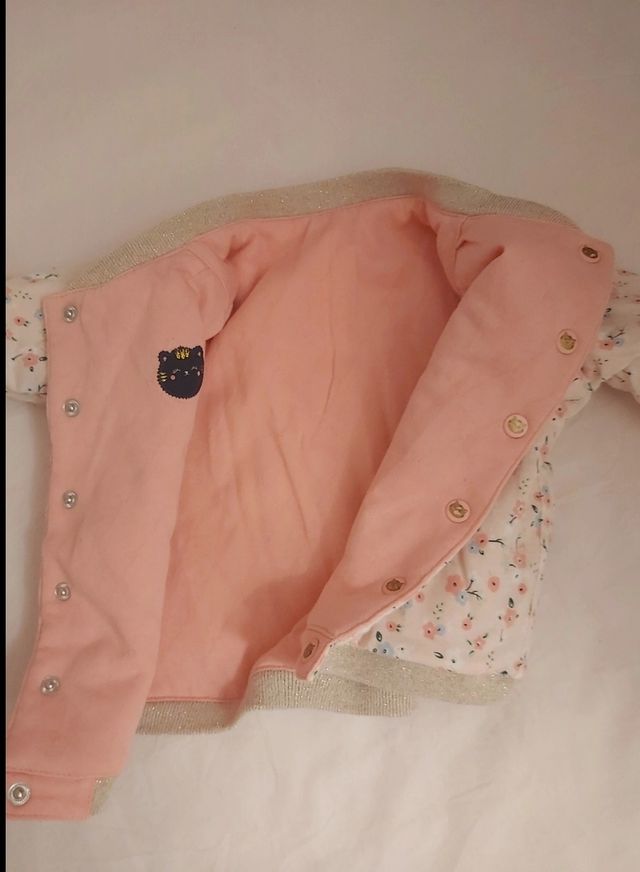 Chaqueta-cazadora reversible. Talla 18-24 meses.
