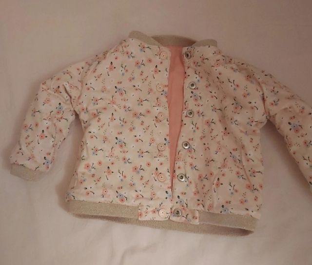Chaqueta-cazadora reversible. Talla 18-24 meses.