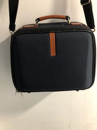Neceser de viaje Salvador Bachiller de segunda mano por 15 EUR en Madrid en  WALLAPOP