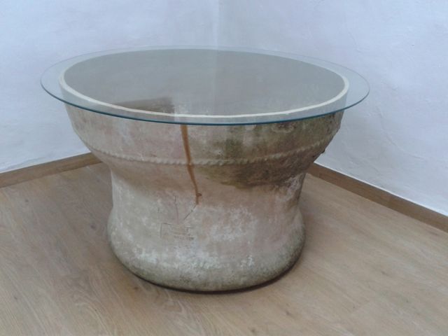 Mesa de cristal sobre tinaja antigua-unica-