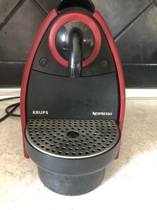 Cafetera Nespresso Krups para reparar de segunda mano por 25 EUR en  Cabanillas del Campo en WALLAPOP