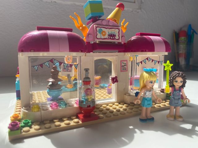 Lego Friends. Party Shop