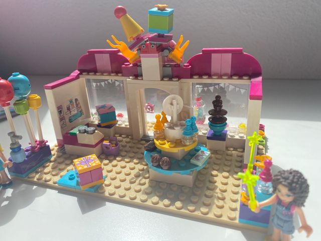 Lego Friends. Party Shop