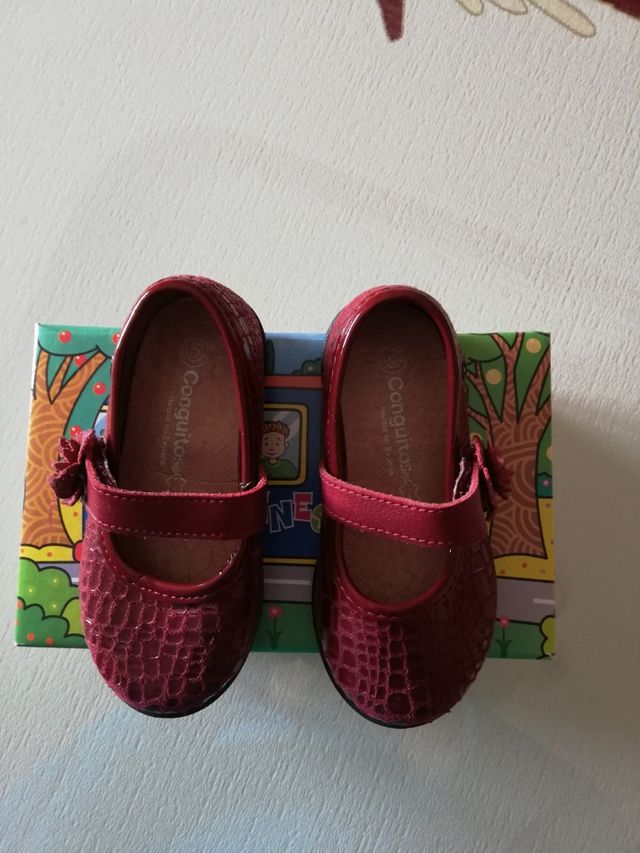 Zapatos de vestir marca Conguitos número 22