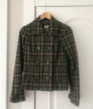 Chaqueta cuadros verde Bershka de segunda mano por 5 EUR en Dorneda en  WALLAPOP