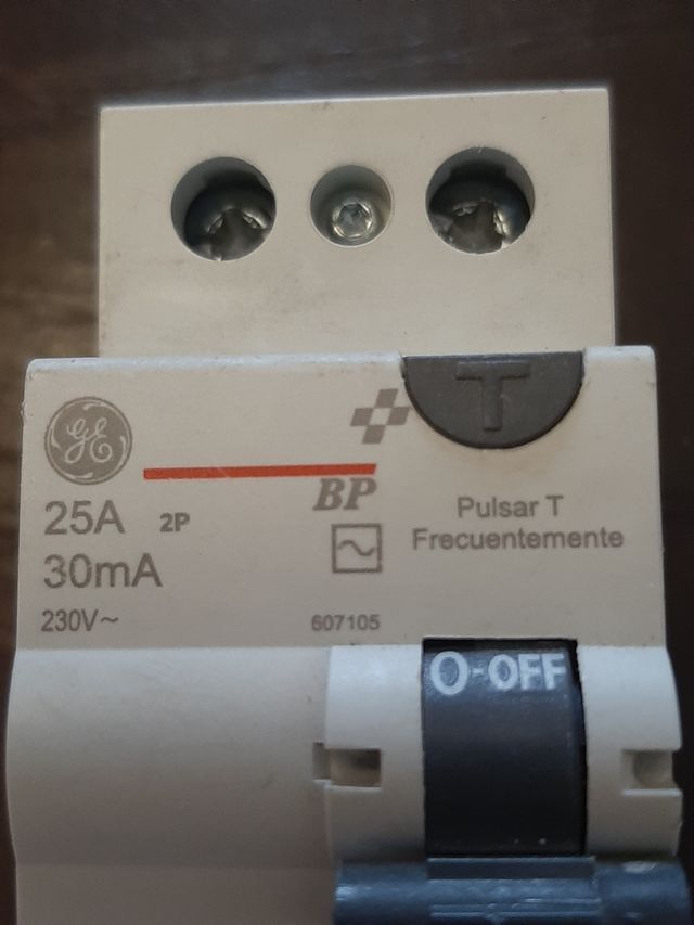 Diferencial interruptor muy nuevo.