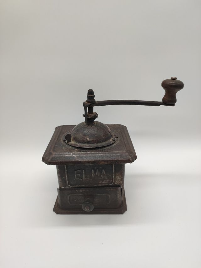 Antiguo molinillo de café, "ELMA"