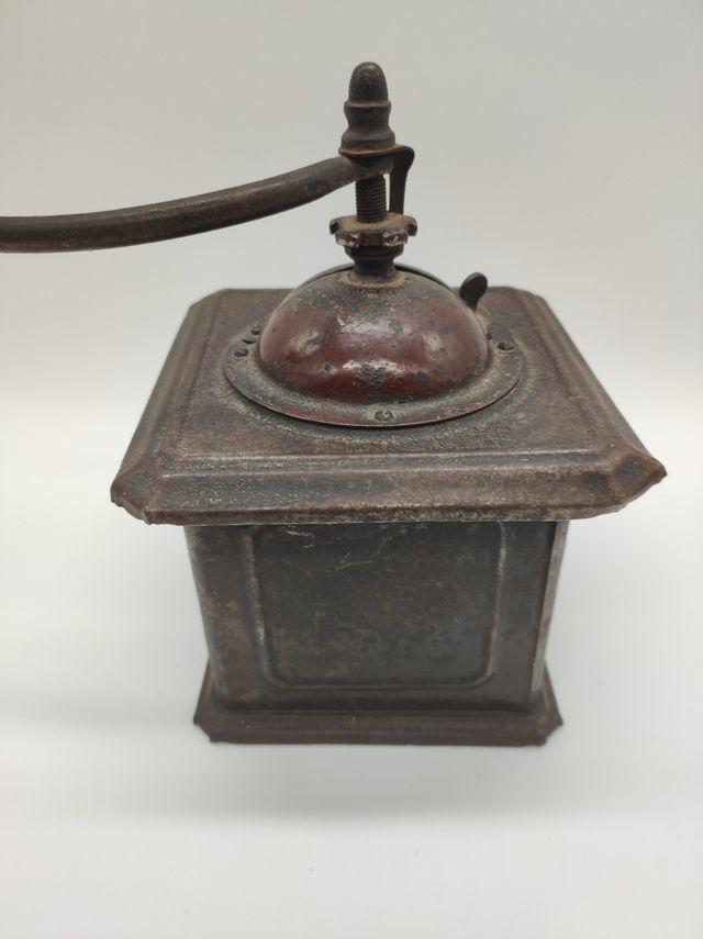 Antiguo molinillo de café, "ELMA"