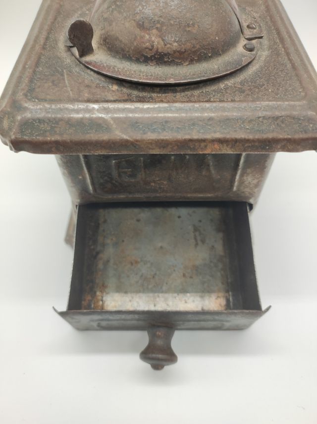 Antiguo molinillo de café, "ELMA"