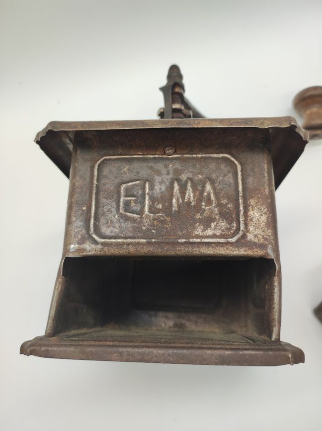 Antiguo molinillo de café, "ELMA"