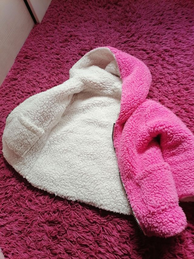 Abrigo polar reversible talla 3-4 años.