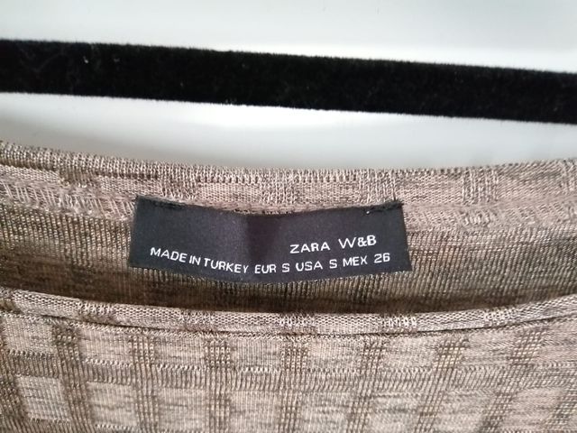 Jersey finito en punto dorado de Zara T-S nuevo.