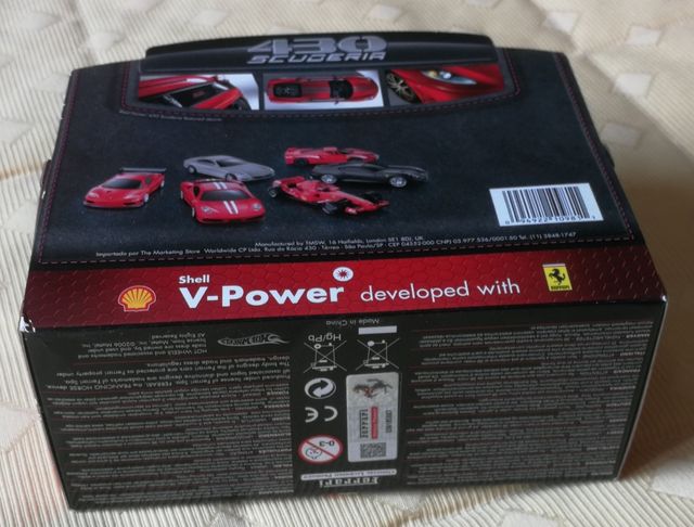 Ferrari 430 scuderia a escala 1:38 de Hot Wheels