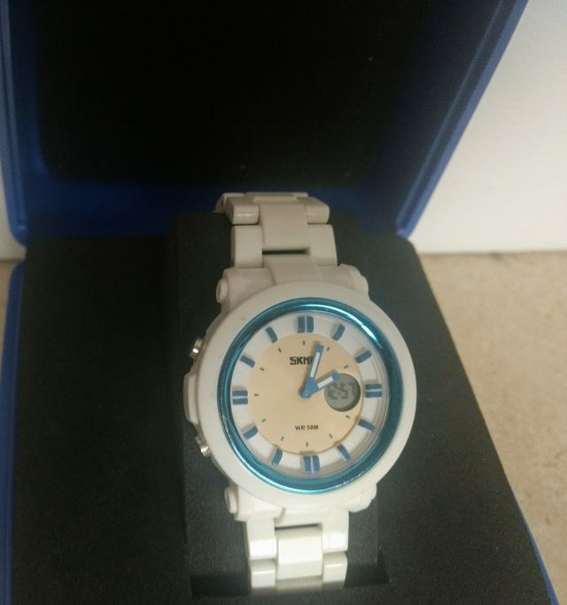 RELOJ ANALÓGICO DIGITAL