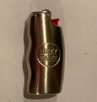 mechero lucky strike