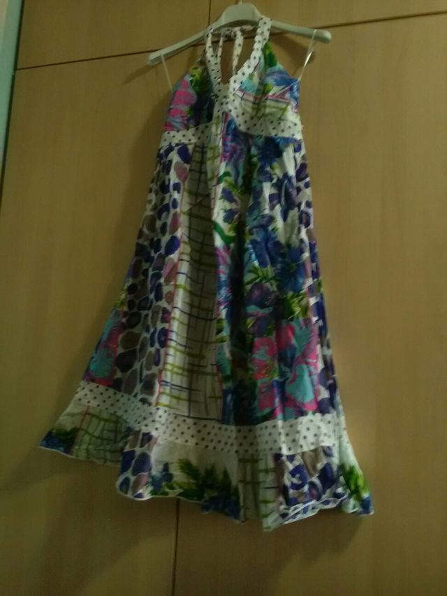 vestido verano alegre y mucho vuelo chica niña