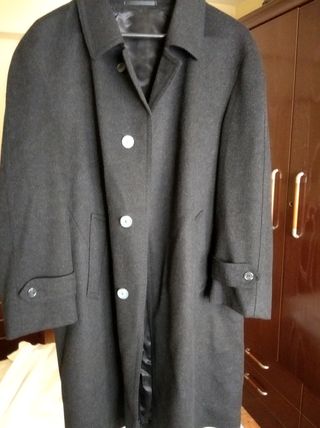 Abrigo hombre austriaco de tres cuartos. Talla M. de segunda mano por 98  EUR en Ezcaray en WALLAPOP