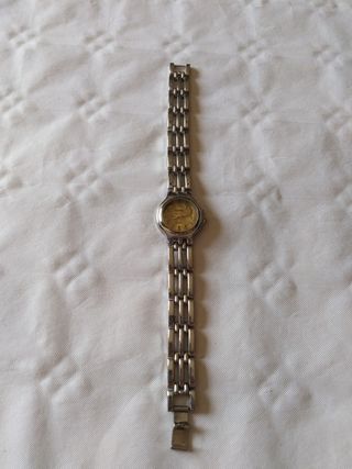 Reloj GENEVA QUARTZ STAINLESS BLACK WATER de segunda mano por 10 EUR en  León en WALLAPOP