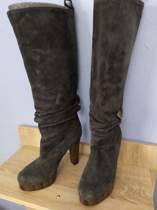 Botas todas en piel. Número 38