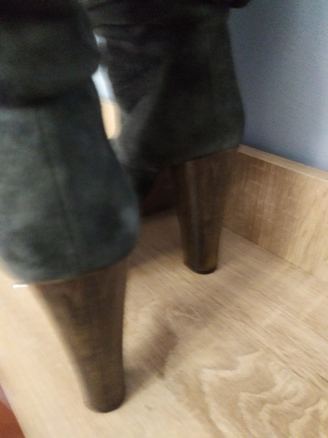 Botas todas en piel. Número 38