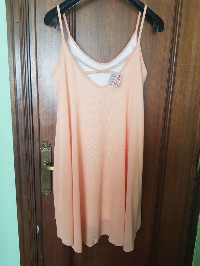 Vestido corto tirantes.