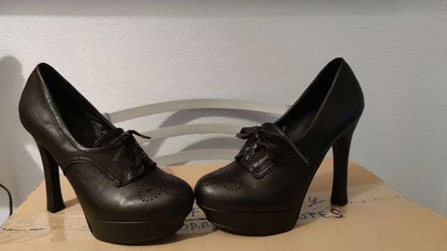 Zapatos Negros NUEVOS plataforma Número 37