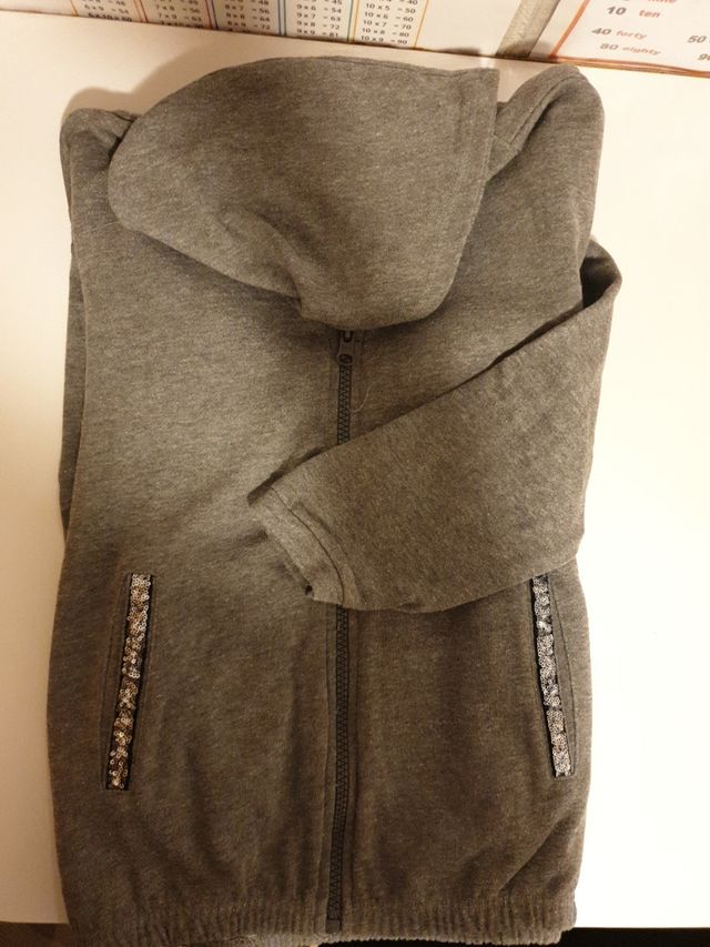 Sudadera BENETTON Talla S 6-7 años