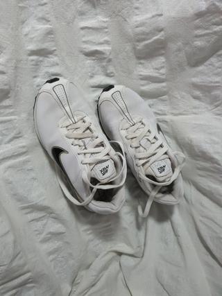 ZAPATILLAS NIKE AIR MAX TALLA37 de segunda mano por 8 EUR en Donostia-San  Sebastián en WALLAPOP