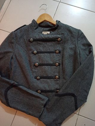 Chaqueta Sfera mujer Gris T42 de segunda mano por 24 EUR en Burgos en  WALLAPOP