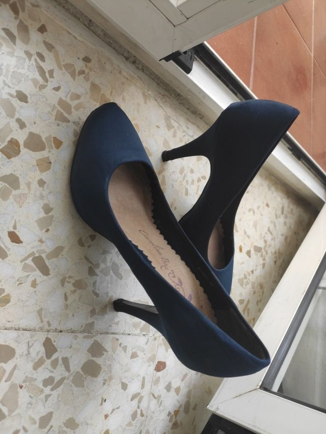 Zapatos de tacón alto.