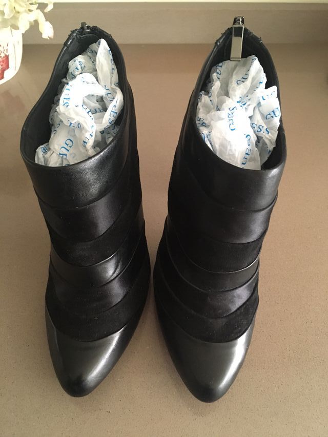 Botines de piel Guess