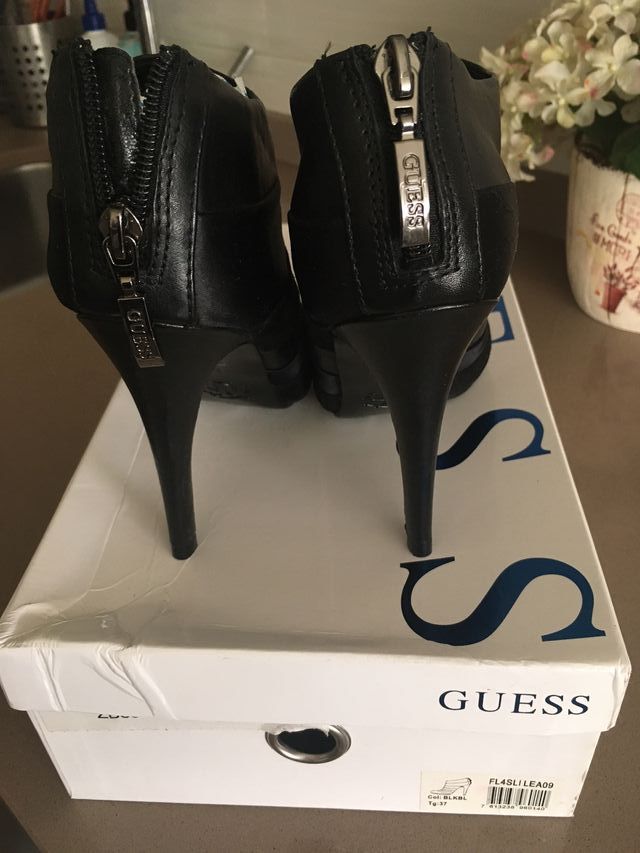 Botines de piel Guess